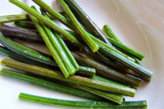 Steamed-stems-of--Alexanders
