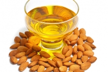 Almond-oil-amýgdalo