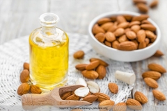 Almond-oil-mindaĺ