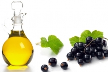 Black-currant-seed-oil-Mustaherukka