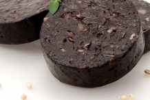 Close-view-of-Black-pudding-slice