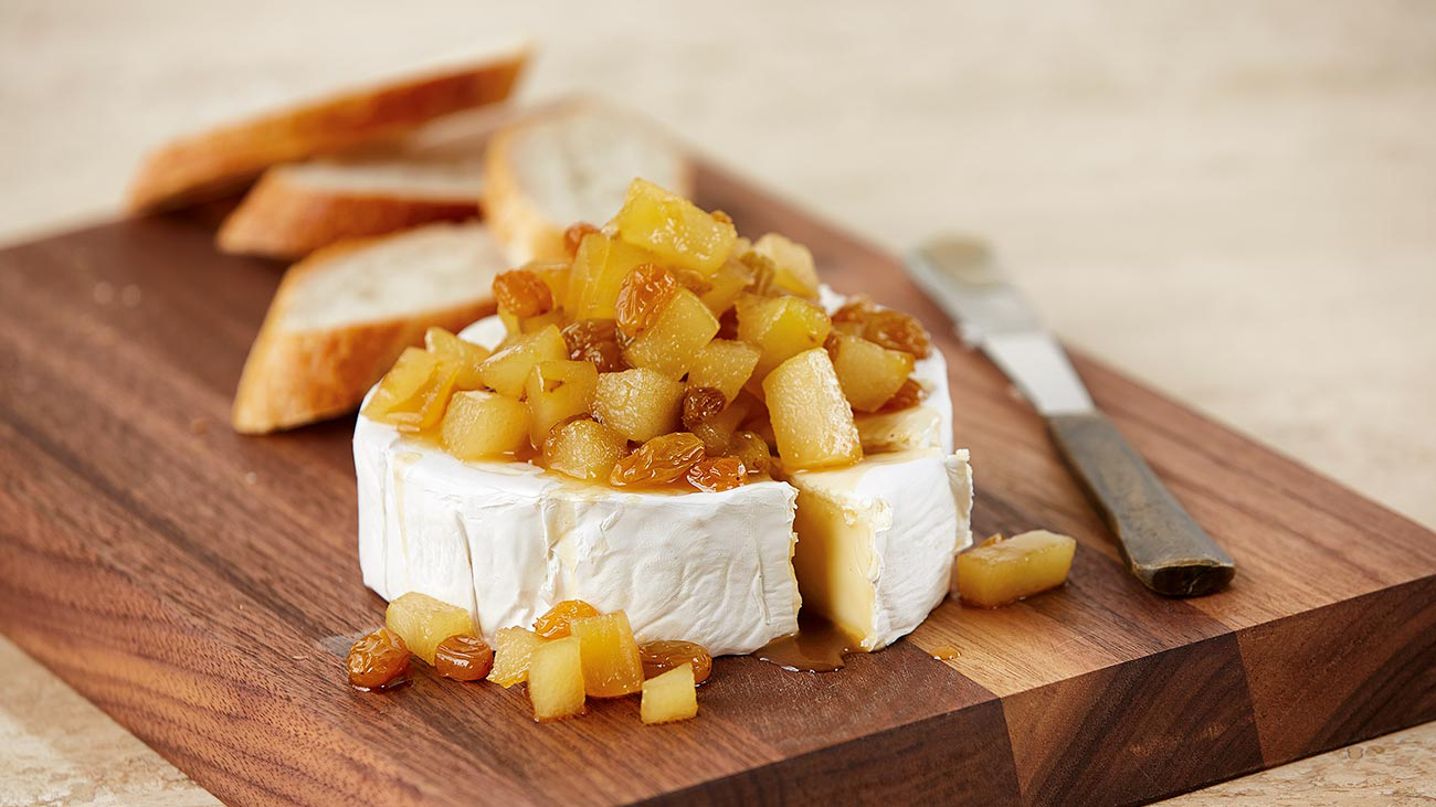 Brie-with-Ginger-Pear-Compote