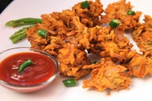 Pakoda-with-catsup