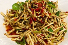 Salad-made-from-Chameleon-Plant's-rhizomes