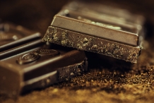 Close-view-of-Dark-chocolate