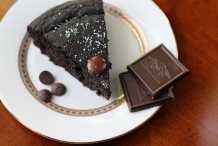 Dark-chocolate-coconut-cake