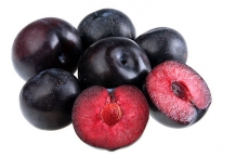 Davidson-plum-half-cut