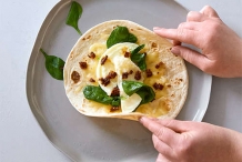 Egg-white-and-spinach-wrap