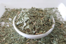 Dried-Eucalyptus-leaves-pieces