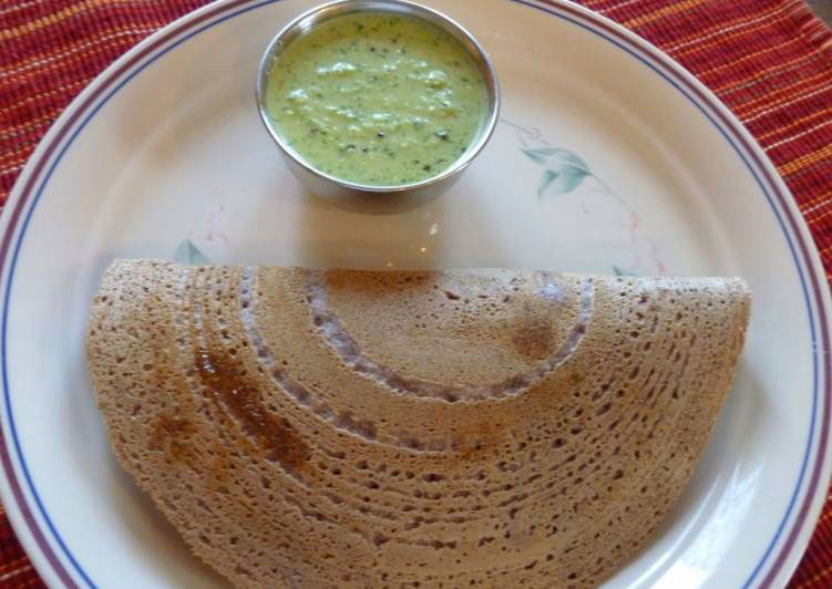 Finger-millet-dosa-with-spearmint-and-curry-leaves-chutney