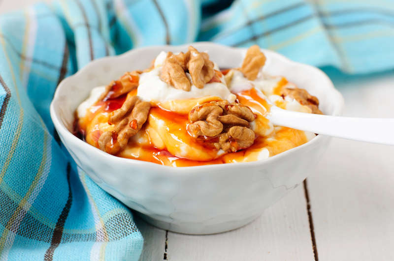 Greek-yogurt-wit-walnuts-and-honey