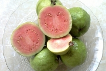 Guava-fruit-cut