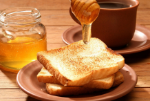 Honey-on-the-toast-bread