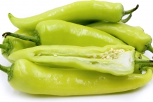 Hungarian-pepper-half-cut