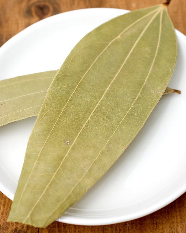 Indian-Bay-Leaf--Kanelilaakeri