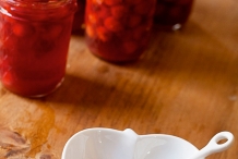 Maraschino-cherries-with-amaretto