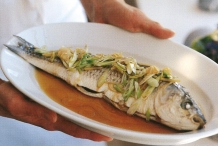 Steamed-gray-mullet-with-garlic,-ginger,-and-green-onions