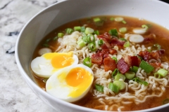 Instant-noodles-with-bacon-and-soft-boiled-eggs