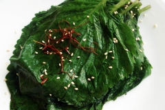 Perilla leaf pickles
