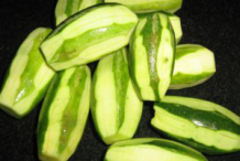 Peeled-Pointed-gourd