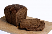 Half-cut-Pumpernickel-bread