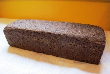 Pumpernickel-bread-loaf
