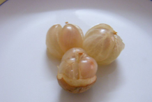 Flesh-of-Rambai-fruit