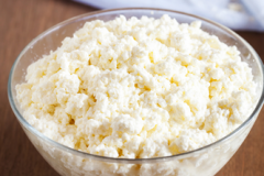 Ricotta-cheese-on-bowl