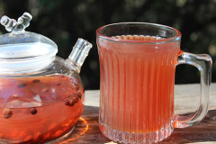 Schizandra-berry-tea-and-extract