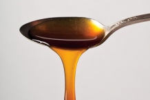 Spoonful-Sorghum-syrup