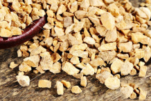 Dried-water-plantain-root