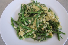 Wild-asparagus-and-scrambled-eggs