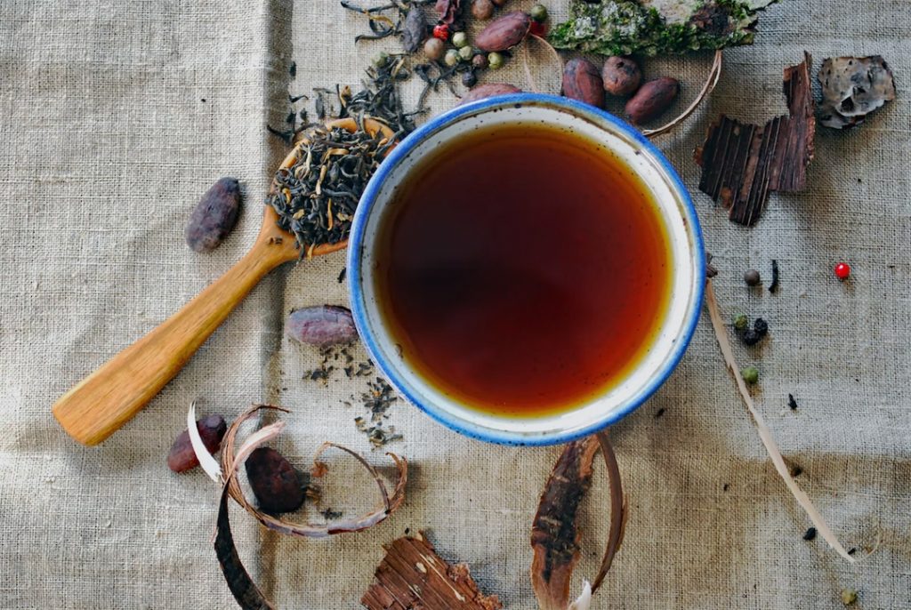 A Quick Look at the Differences Between Green Tea and Herbal Tea