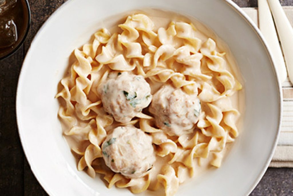 Low-Carb Slow Cooker 218 healthy recipes for your favorite comfort foods