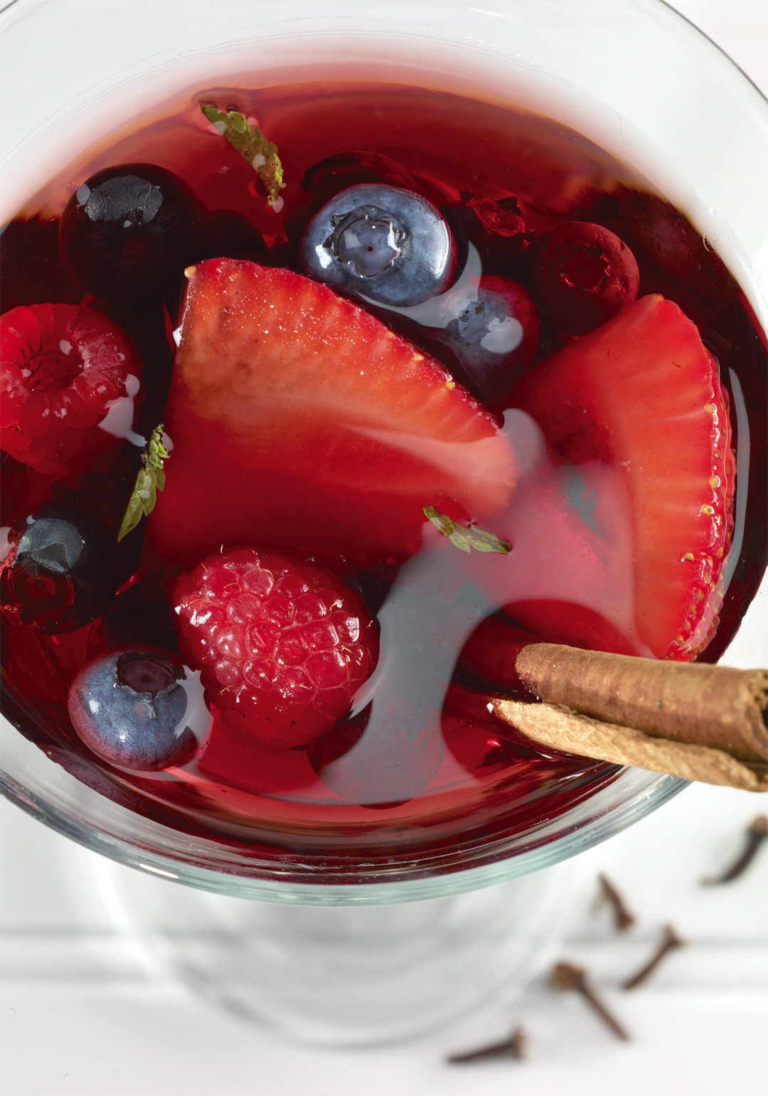 How to Make Berries in Red Wine with Spices Healthy Recipe