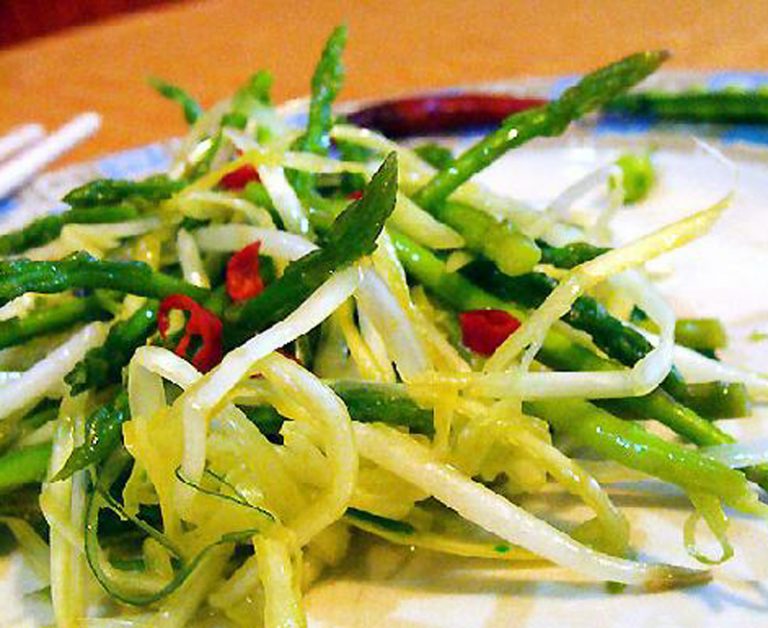 Asparagus spicy nori Thai noodle salad recipe Healthy Recipe